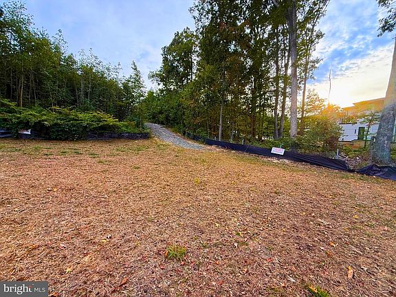 3rd image of 8811 Ox Rd