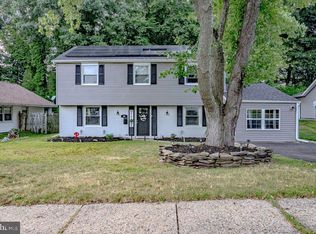 81 Pageant Ln, Willingboro, NJ 08046