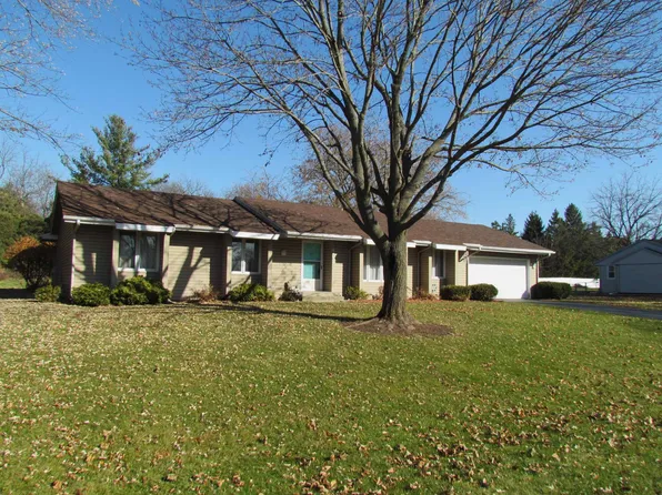 6402 Stonington Way, Roscoe, IL 61073