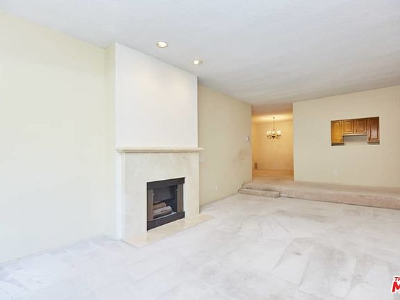 4th image of 2332 Fox Hills Dr APT 204
