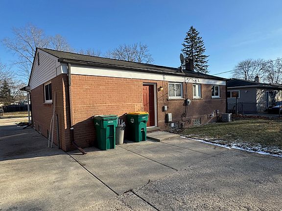 5th image of 1510 McCarthy St