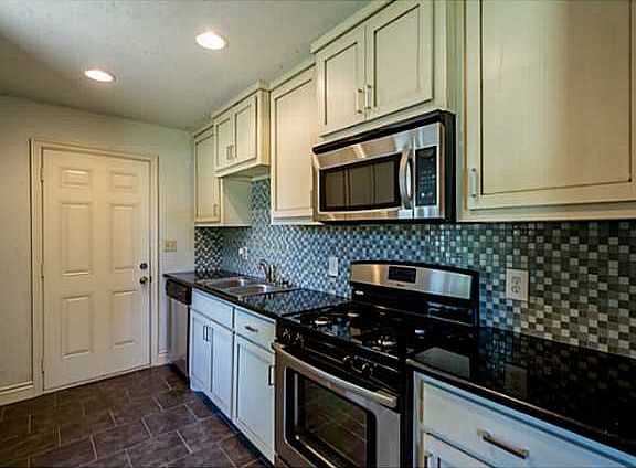 2nd image of 2904 N Adams Ave