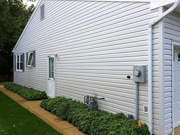 4th image of 68 Millbrook Dr