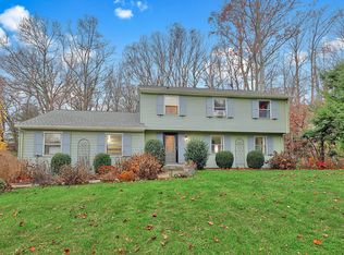 138 Wildwood Cir, Naugatuck, CT 06770