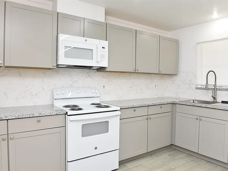 6414 Grape St — Photo 5