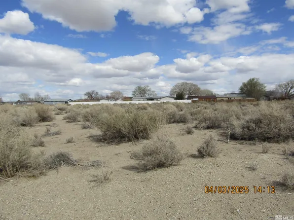 18 Northridge Dr, Yerington, NV 89447