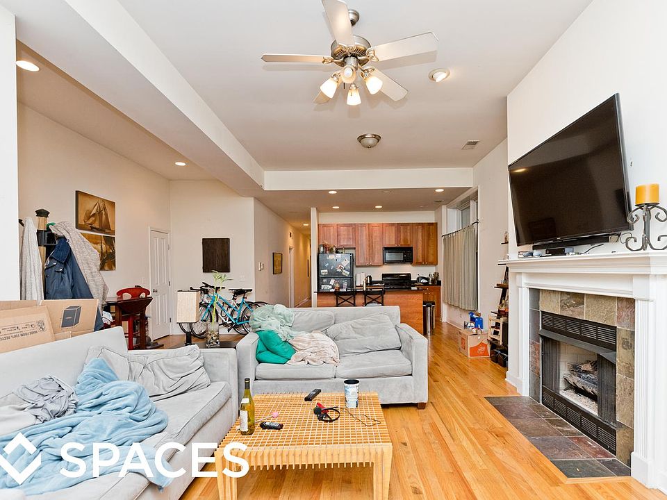 1st image of 2049 N Sheffield Ave #1SRE