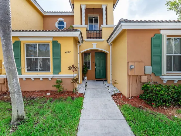 4227 NE 9th St, Homestead, FL 33033