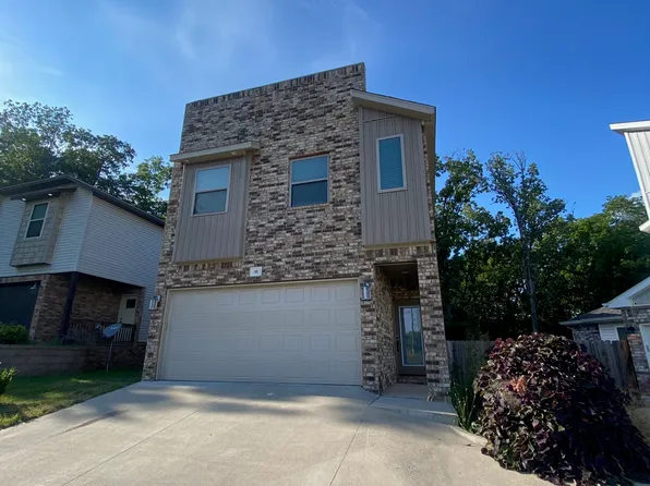 10 S Pinyon Point, Fayetteville, AR 72701