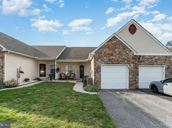 1874 Deerfield Dr, Dover, PA 17315