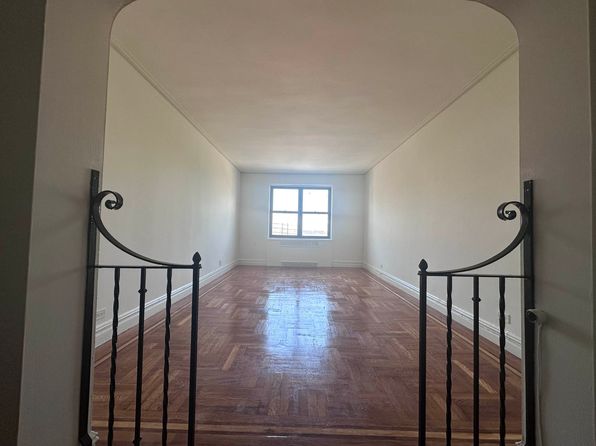 250 Bedford Park Blvd APT 4D