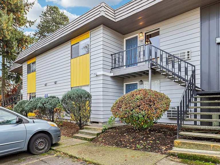 Cypress Crest Apartments — Photo 8