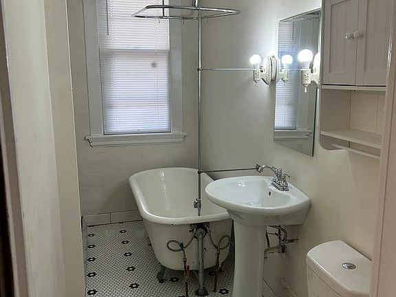 5th image of 301 Dayton Ave #4