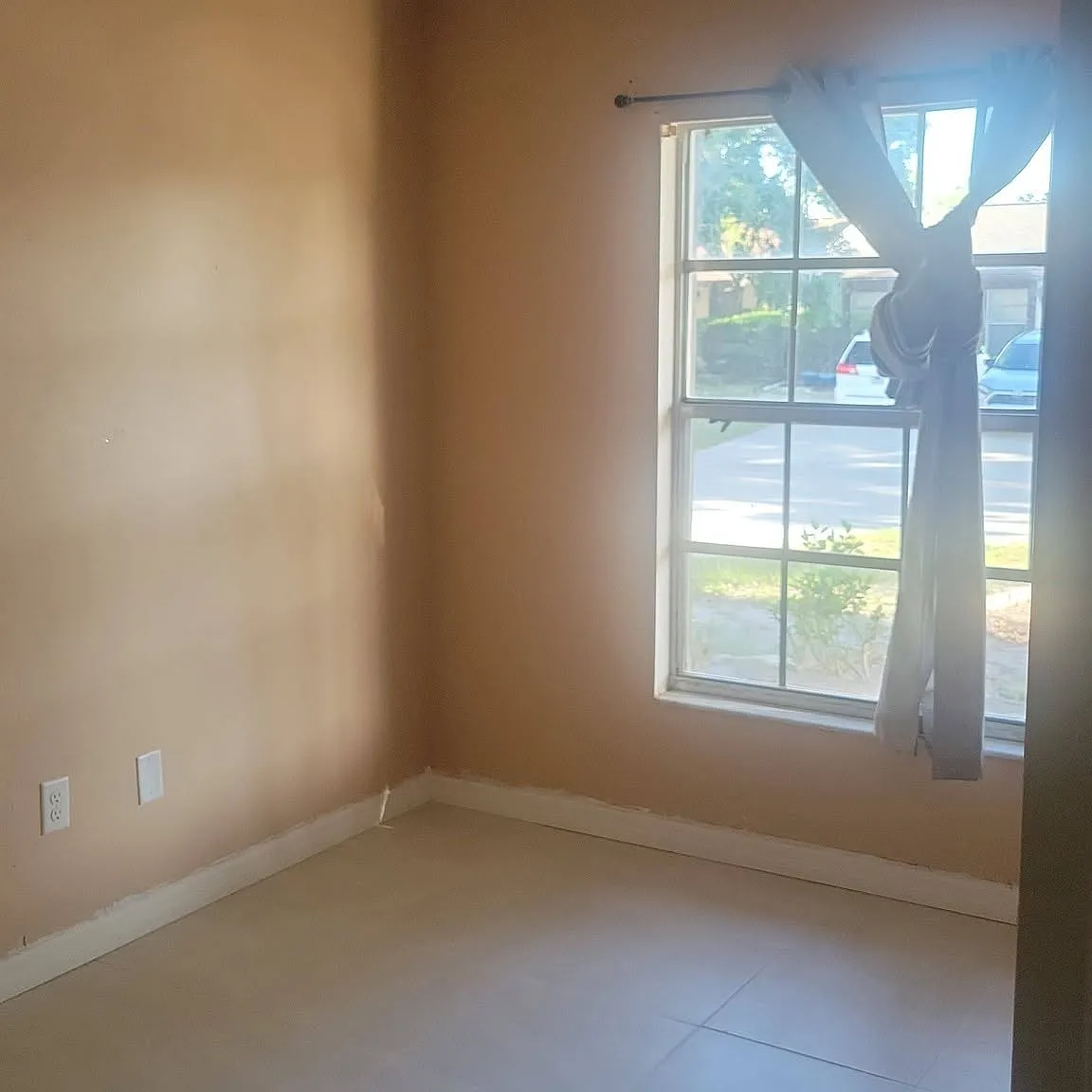 3 bed, 1230 sqft, $1,990 — Photo 2