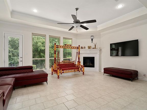 4th image of 1209 Chapel Hill Ct