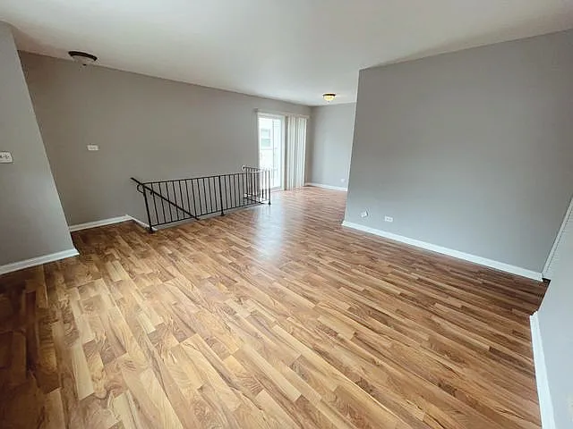 195 Thomas Ct #D — Photo 2