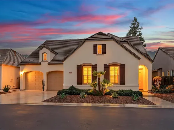 54 W Everglade Ave, Clovis, CA 93619