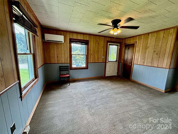 5th image of 250 Georgia St