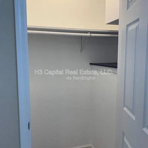 80 Village Ct — Photo 5
