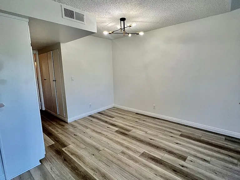 23401 Park Sorrento #22 — Photo 3