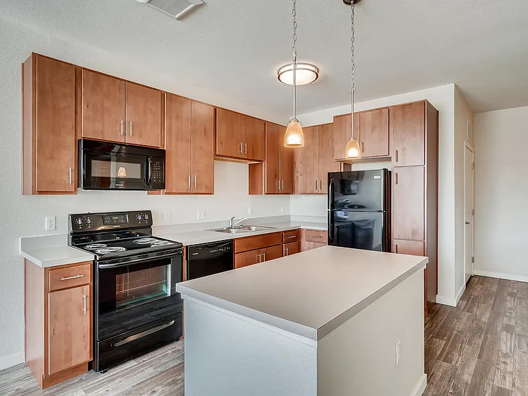 Zephyr Line | Lakewood, Co. Apartments