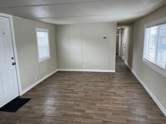 5th image of 412 10th Ave N Trailer 4
