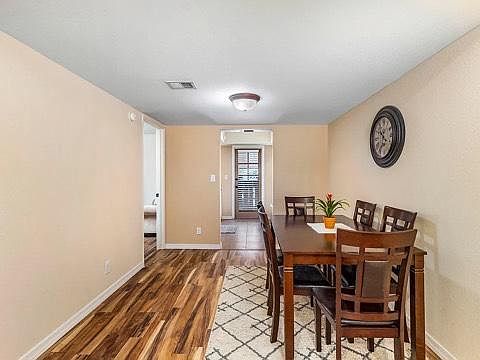 4th image of 1927 E Hampton Ave Unit 219