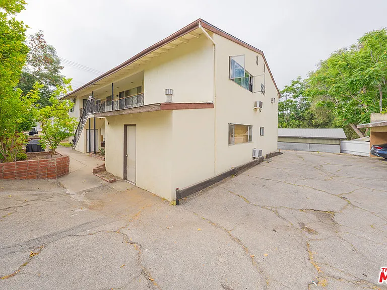 10043 Haines Canyon Ave #F — Photo 16