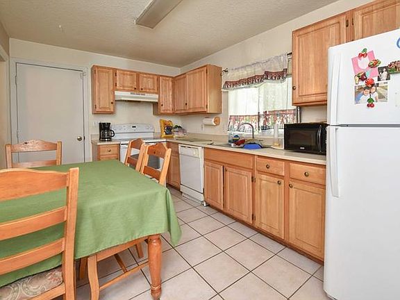 3rd image of 3045 Cashmere Dr
