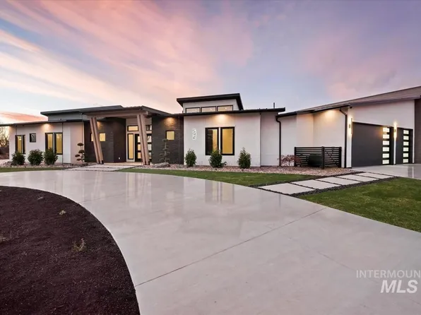 542 Joy Ave, Middleton, ID 83644