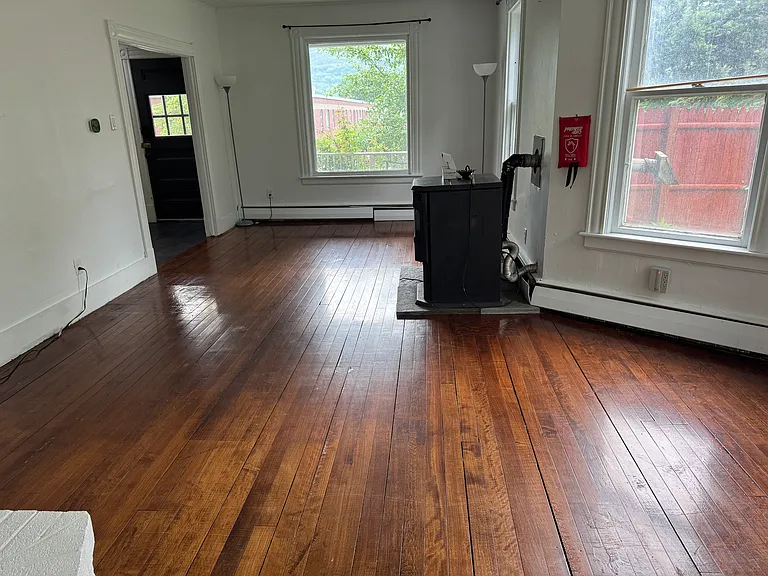 62 Cross St — Photo 3