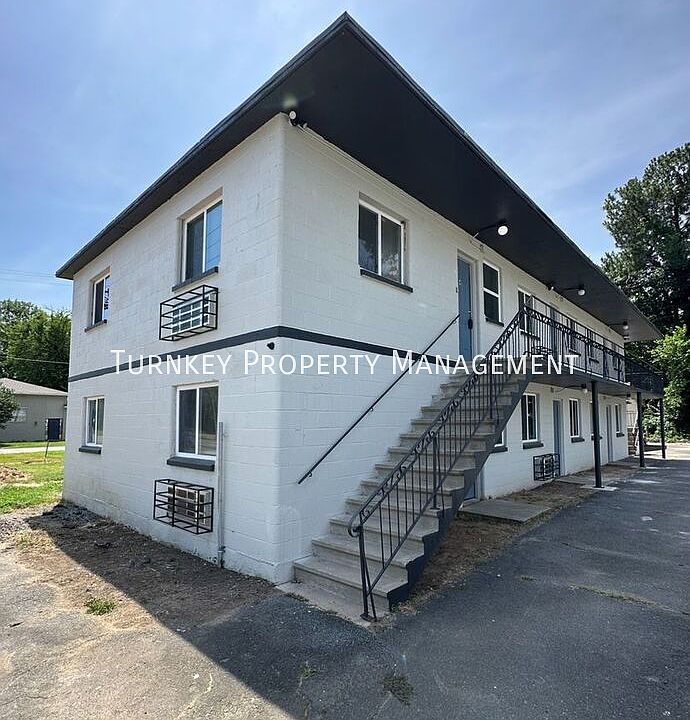 1st image of 904 W 25th St #2