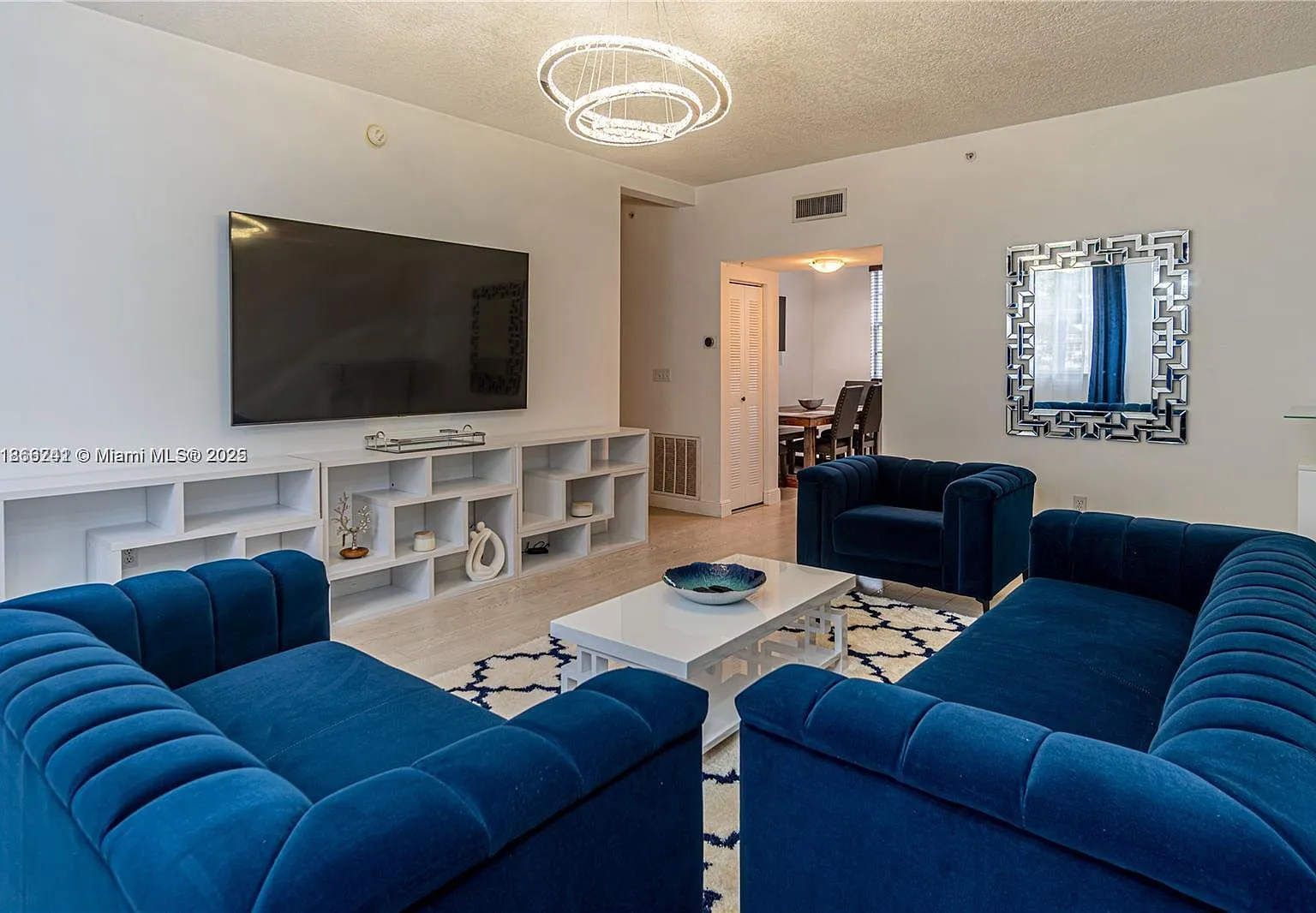 2069 S Ocean Dr — Photo 2