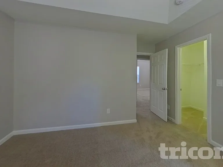 1131 Delander Ln — Photo 8