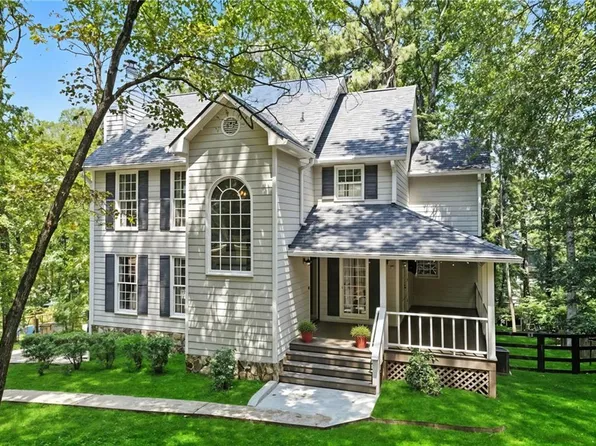 136 Plantation Trce, Woodstock, GA 30188
