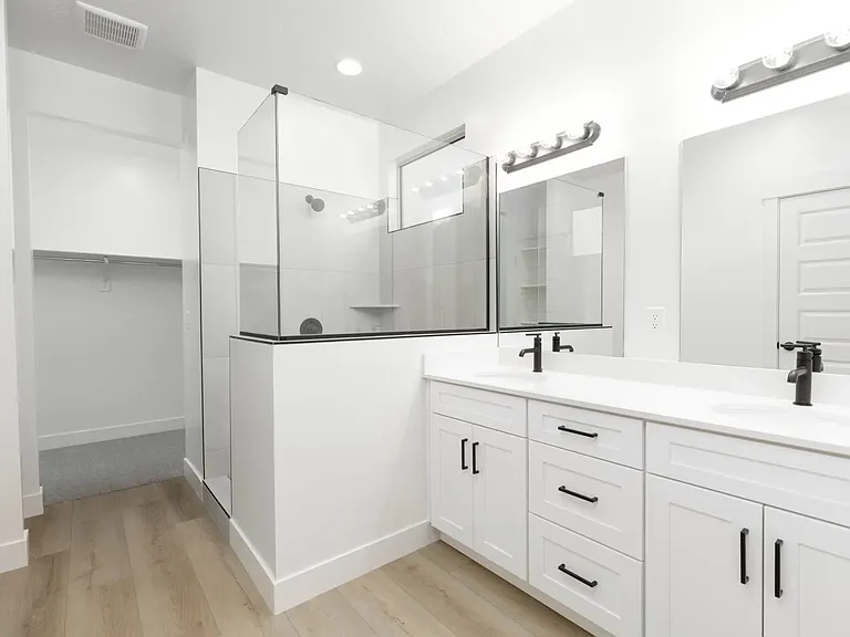 2862 W 500 N — Photo 19