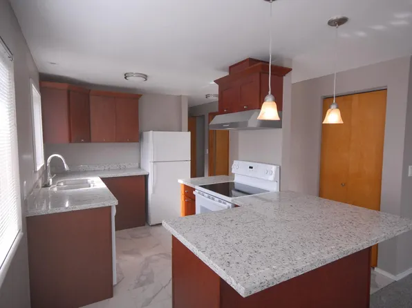 3914 2nd Ave NE APT 5, Seattle, WA 98105