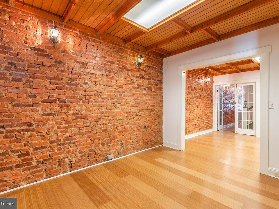 One bedroom apartment in the heart of Hampden! Beautiful exposed brick and natural light.