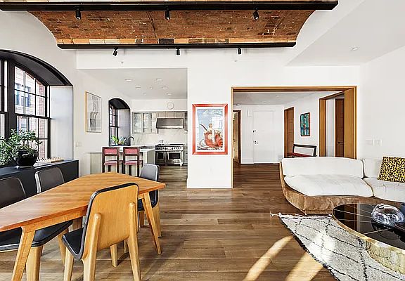 3rd image of 36 Bleecker St APT 5B
