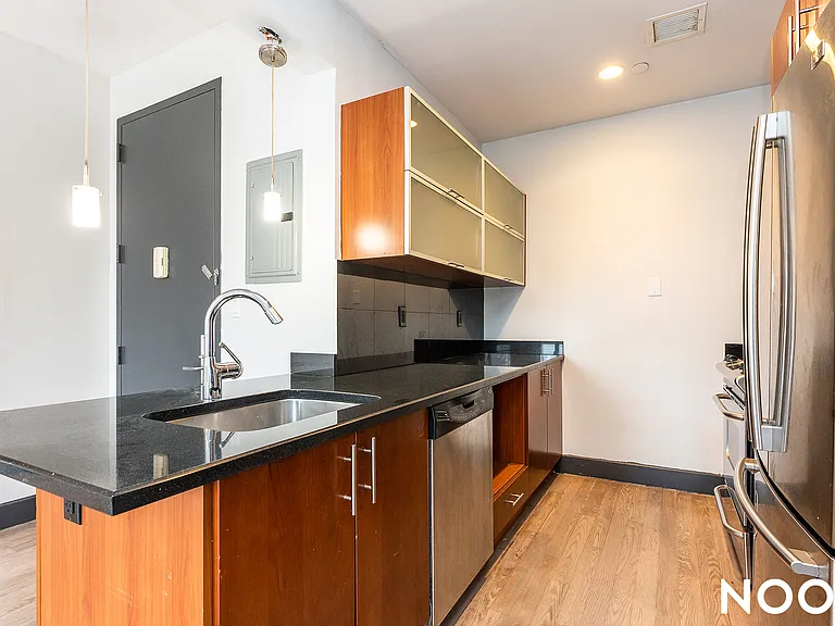 756 Myrtle Ave #3L — Photo 4