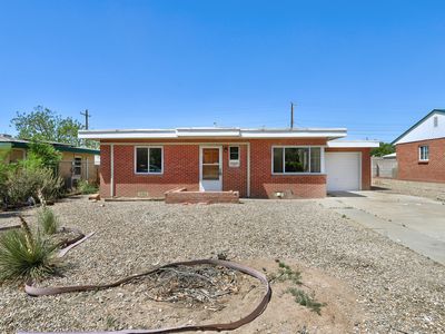 907 Manzano St NE, Albuquerque, NM, 87110