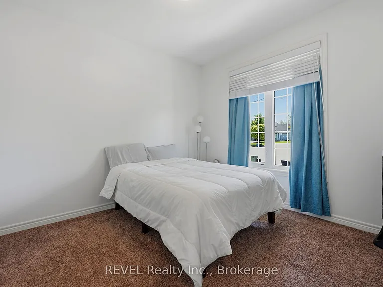 39 Pierpoint Dr — Photo 23