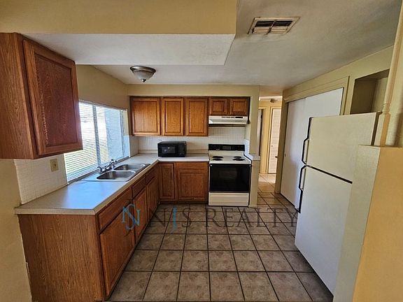 4th image of 3637 Cheswick Dr