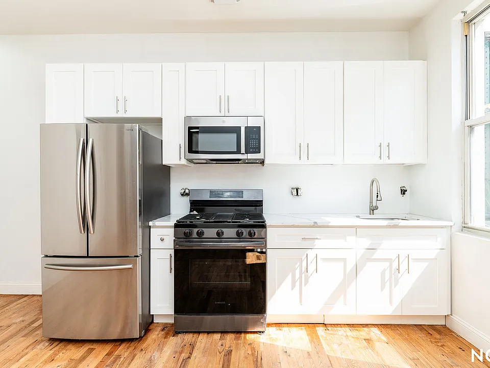 1439 Myrtle Ave #2R