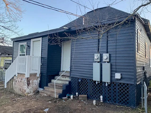 823 W Day St — Photo 15