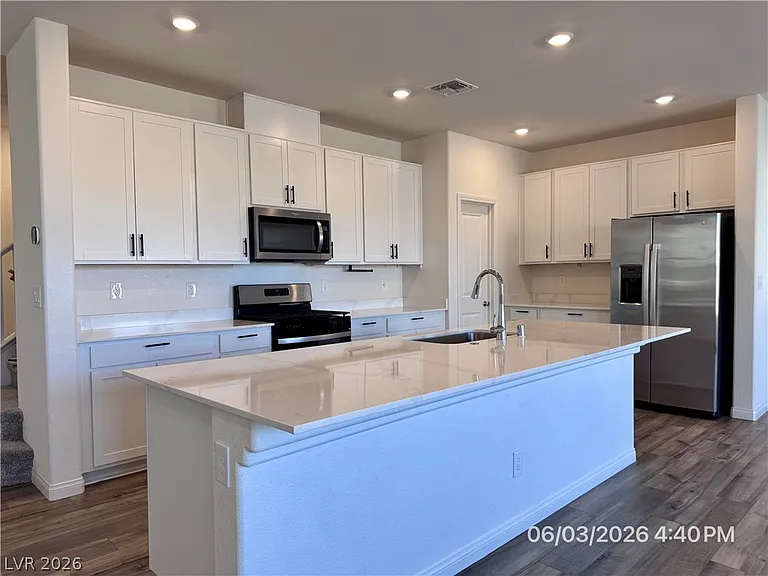 9552 Bursill St — Photo 3