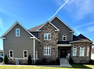 62 Royal Melbourne Ln, Jenkins, KY 41537