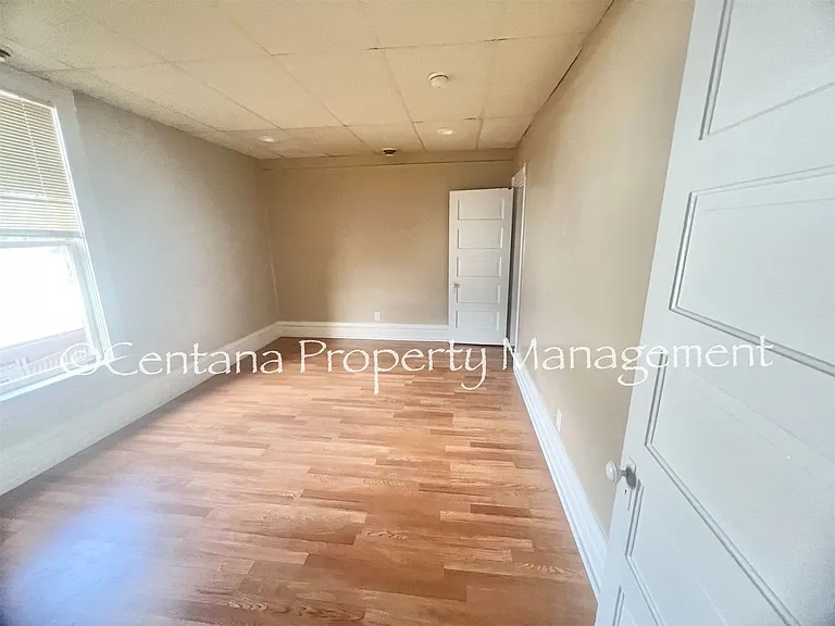 646-648 S Montana St — Photo 16