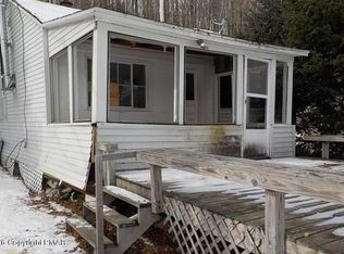 28 Wassel Rd, Lakewood, PA 18439