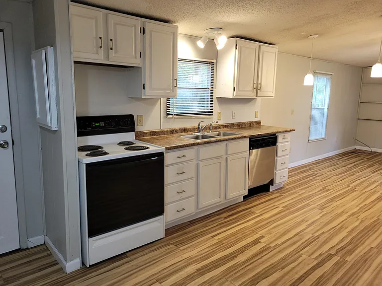832 Briny Ln — Photo 3